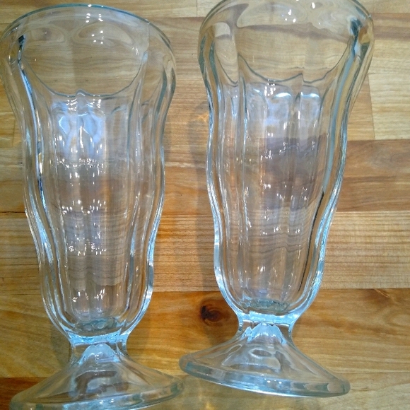 Set of 2 Soda Malt Sundae Glasses Shakes Parfait - Picture 8 of 8